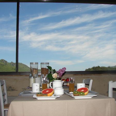 Domaine Des Massols Bed & Breakfast Marsat Dış mekan fotoğraf